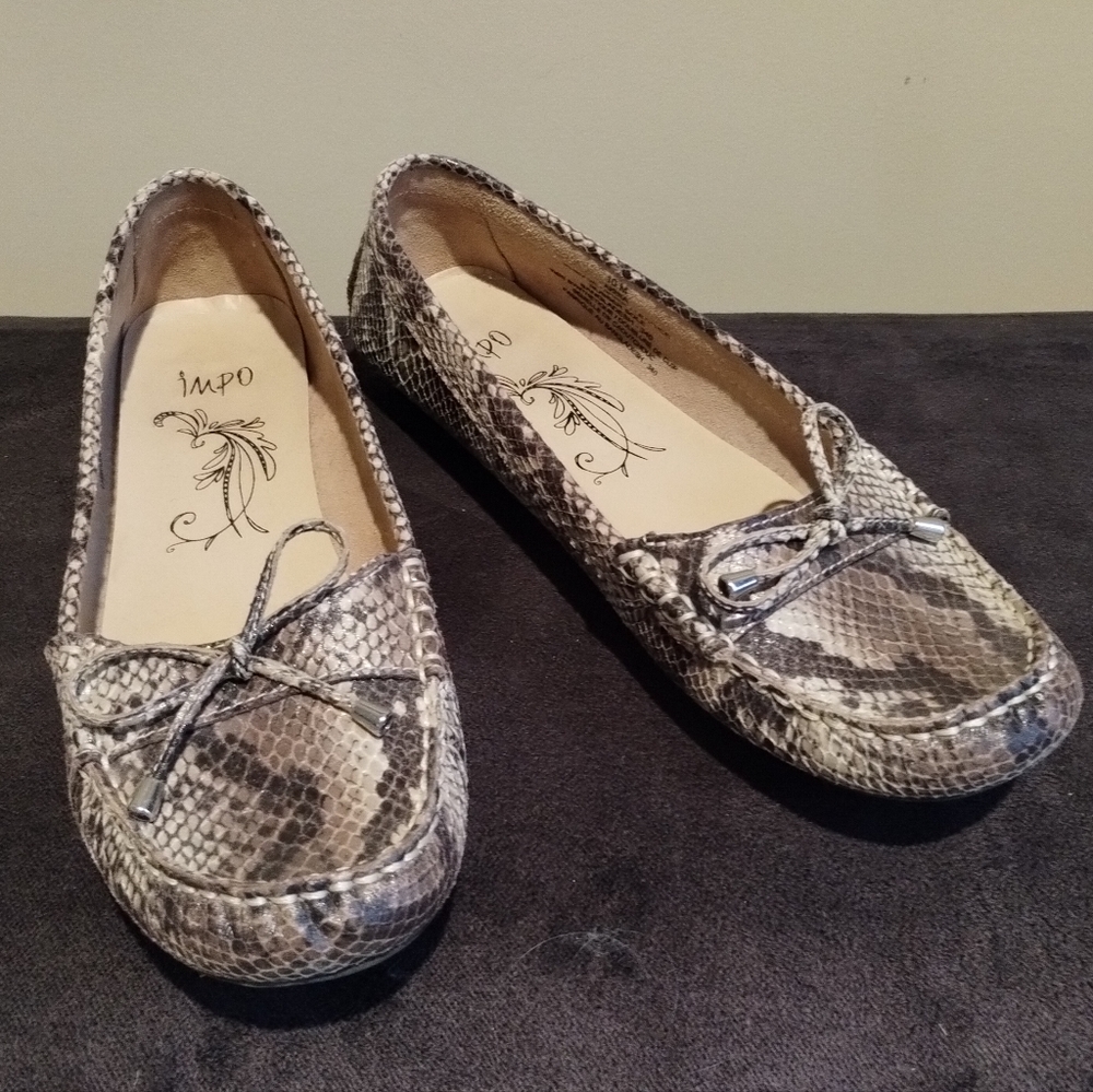 Impo Snake Skin Print Loafers Flats Shoes size 10 animal print taupe graige